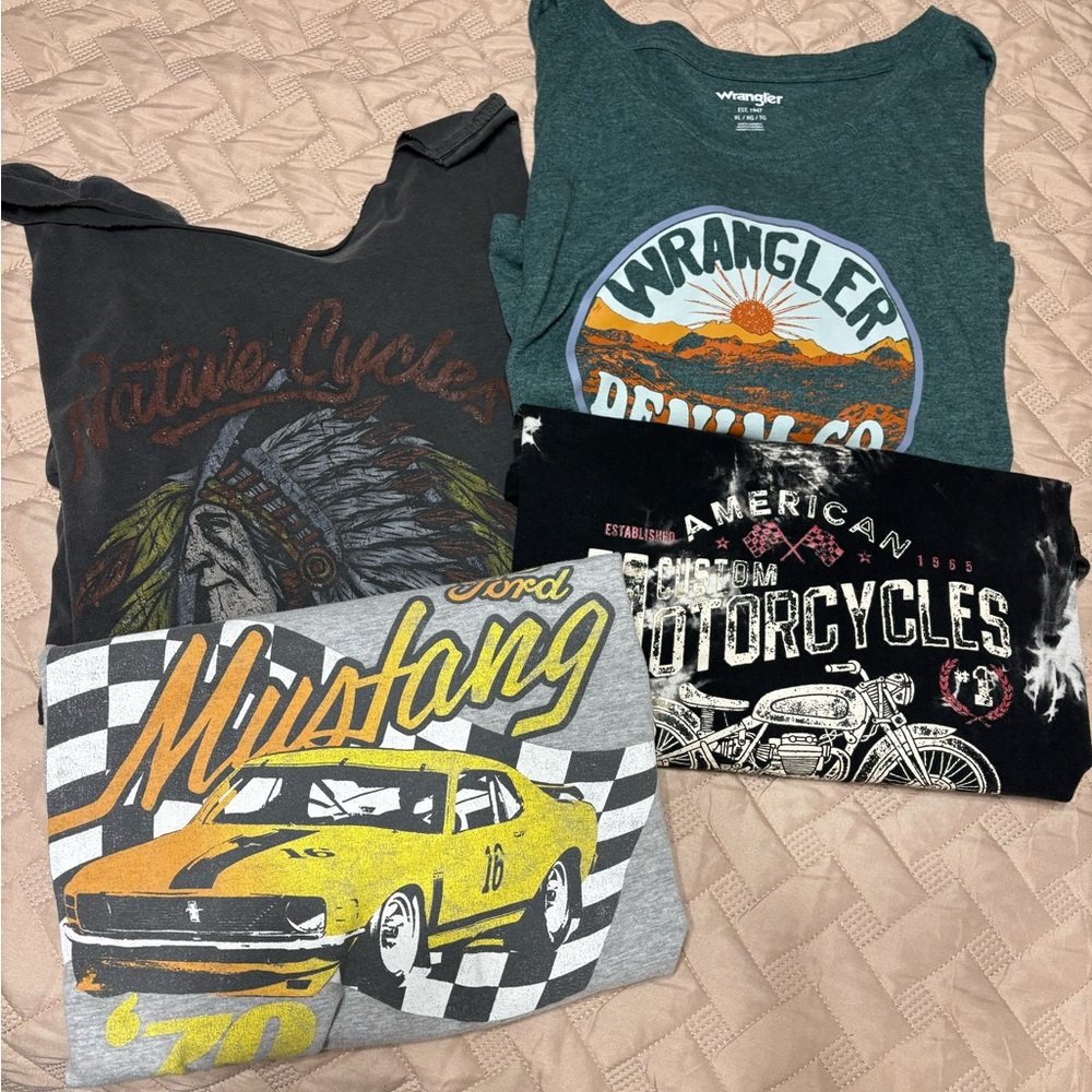 Graphic tees from buckle